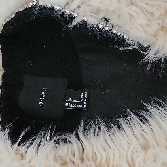 F21 furry vest - Picture 6 of 10